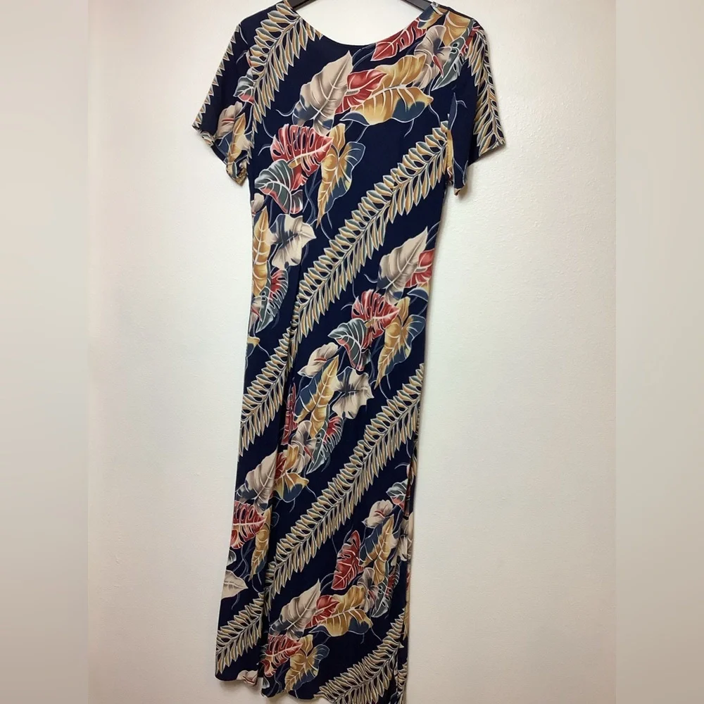 Hilo Hatties Hawaiian original size L Maxi dress blues tan& soft reds short SLV - Picture 3 of 13